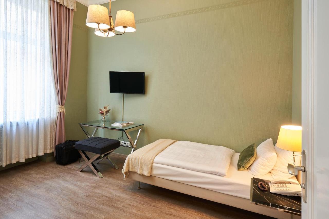 Hotel Monopol - Central Station Frankfurt am Main Luaran gambar