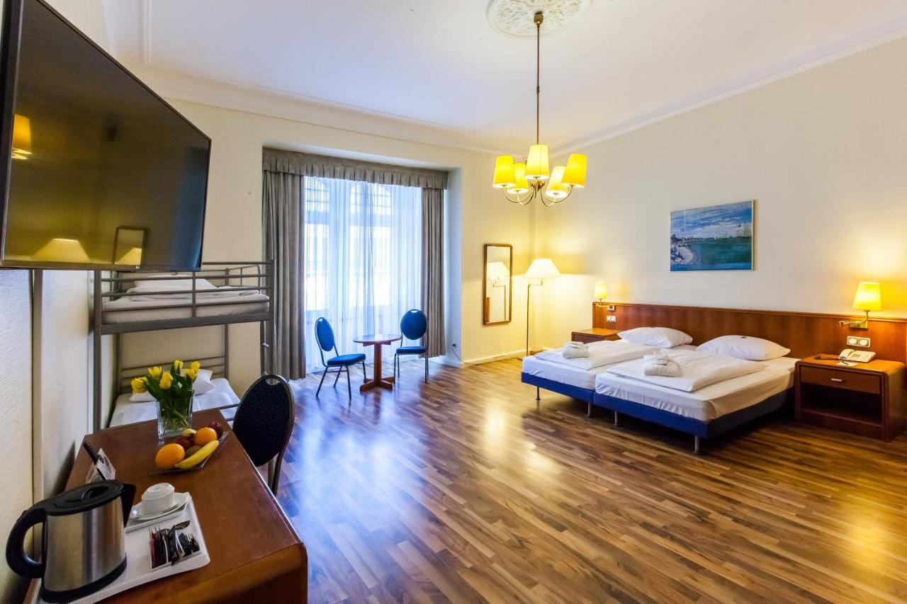 Hotel Monopol - Central Station Frankfurt am Main Luaran gambar